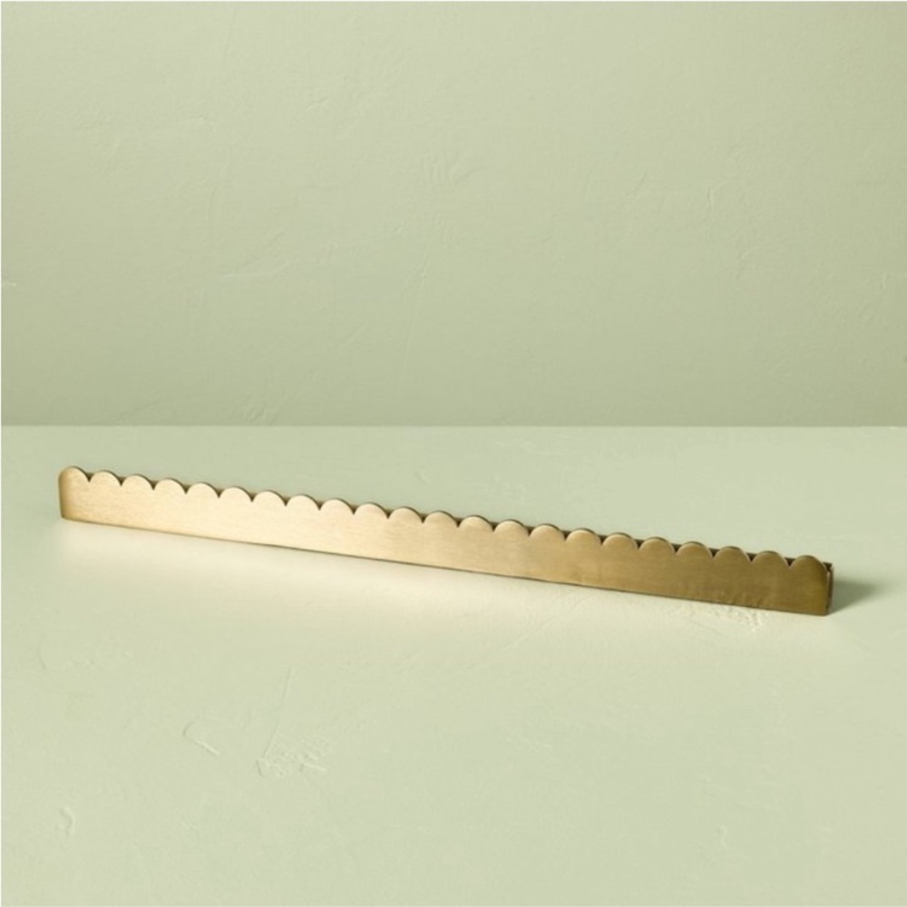HEARTH & HAND scalloped edge Metal brass Christmas card holder